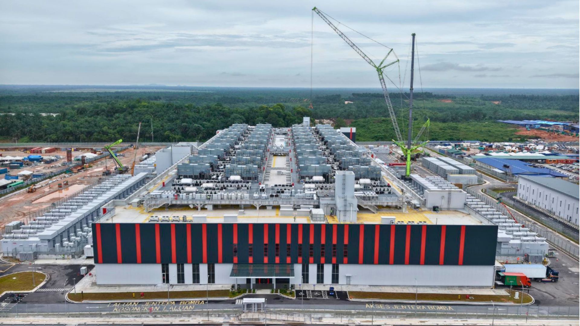 Yondr largest hyperscale data center campus in Southeast Asia by Sunway Construction.